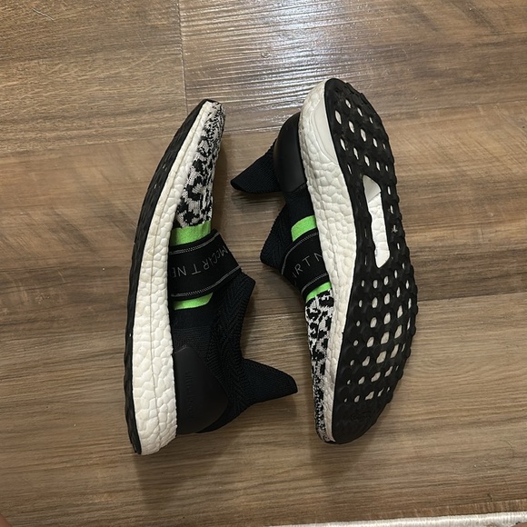 Stella McCartney UltraBoost X3D Knit' Leopard Print Sneakers - Picture 3 of 4